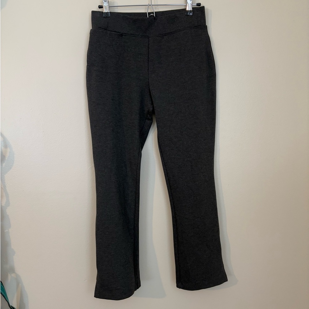 Quince ultra-stretch ponte kick flare pants, size small
